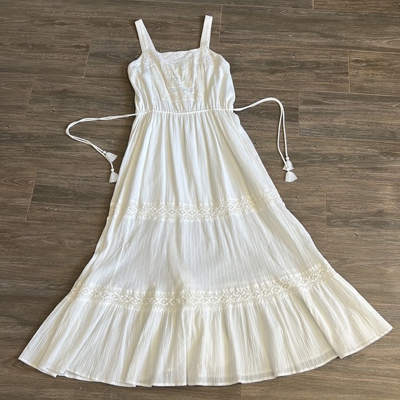 Lucky Brand Dresses & Skirts - NEW Lucky Brand White MIDI Dress